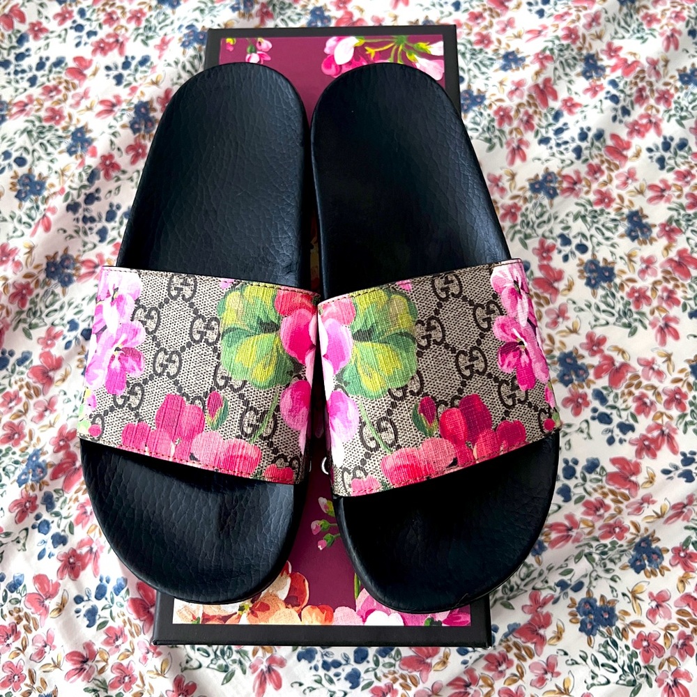 Gucci Bloom Pool Slides Sz 38